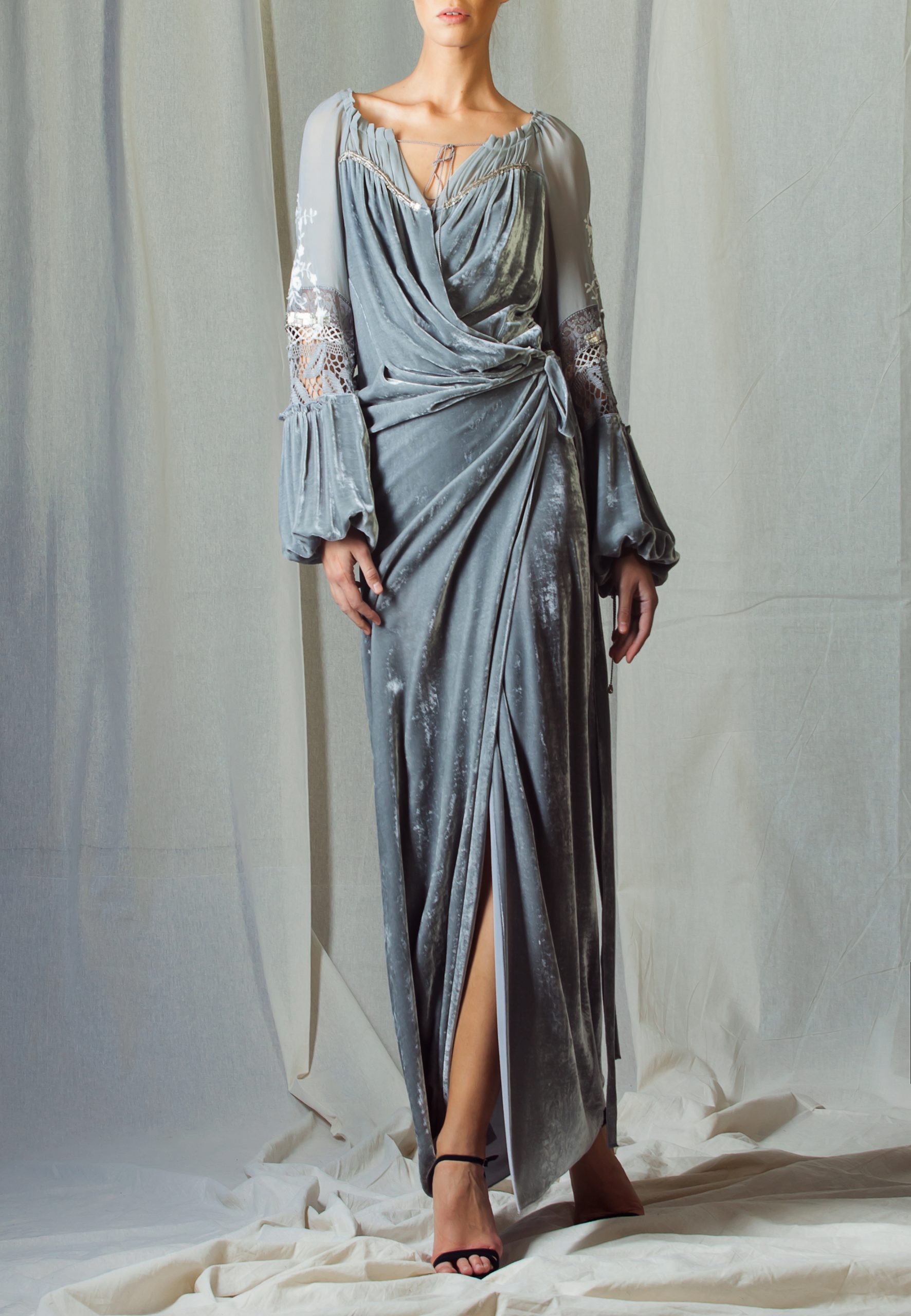 Bleu Velour dress with lace